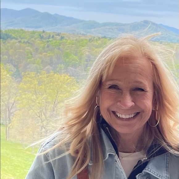 Meet your Posher, Joyce - Picture 2 of 12